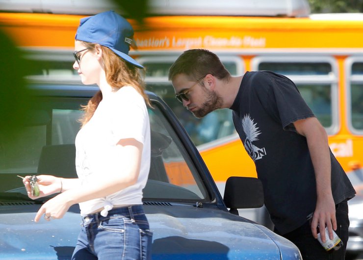 13.04.17 - Robsten w LA z psami - Robsten_18_042013_170.jpg