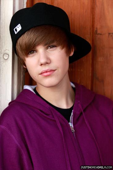 Justin Bieber - justinbieber-sm 1.jpg