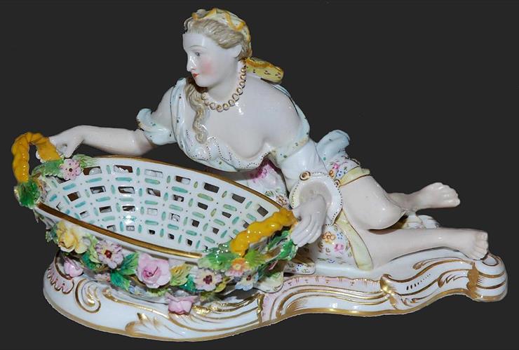 Porcelana Meissen - Niemcy - Solniczka Misnia Teichert Kobieta.jpg