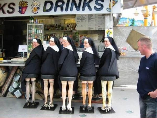 śmieszne zdjęcia i obrazki - zakonnice w barze.bmp