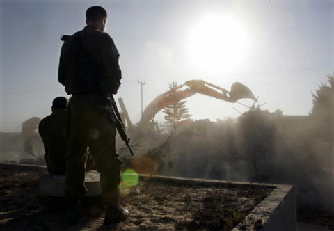 Izrael wyprowadza się z Gazy - gaza buldożery4.jpg