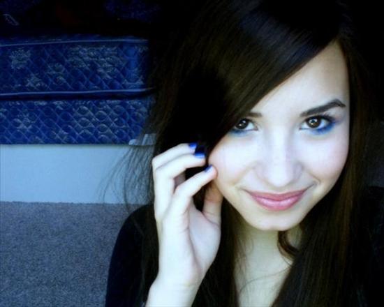 Demi Lovato - dghb.jpg