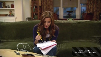 Demi Lovato - normal_Sonny_With_A_Chance_-_Season_2_Episode_26_-_New_Girl_1_07651.jpg