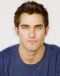 Tyler Hoechlin - images.jpg