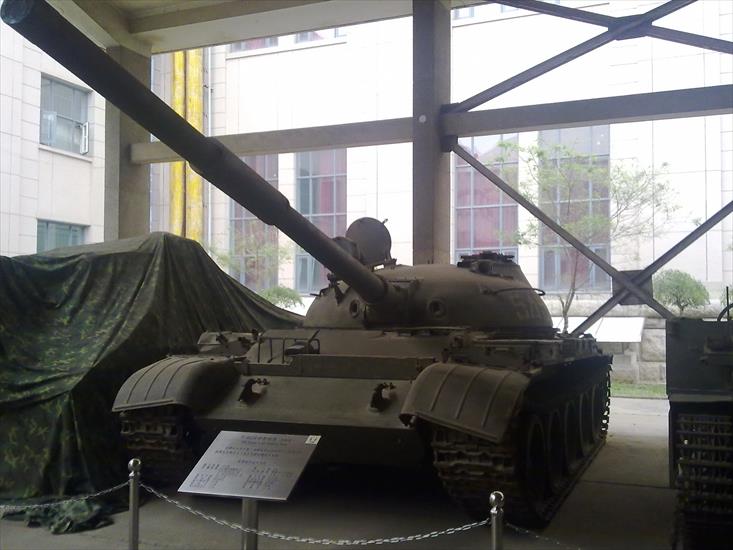 T-62 - Captured_T-62_tank.jpg