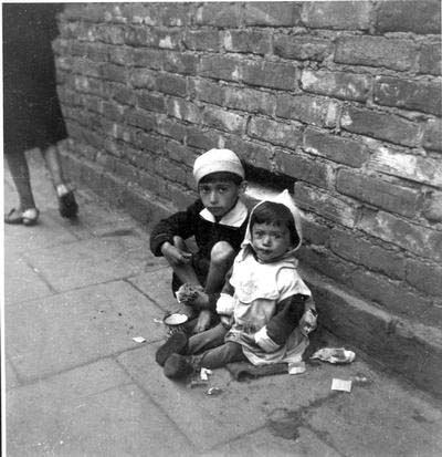 archiwalne fotografie II wojna światowa - Warsaw_ 1941 Ghetto.jpg