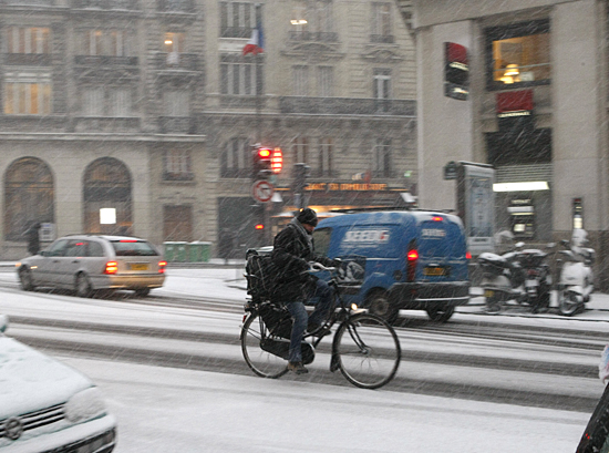Paryż zimą - snieg_paryz_ap.jpeg
