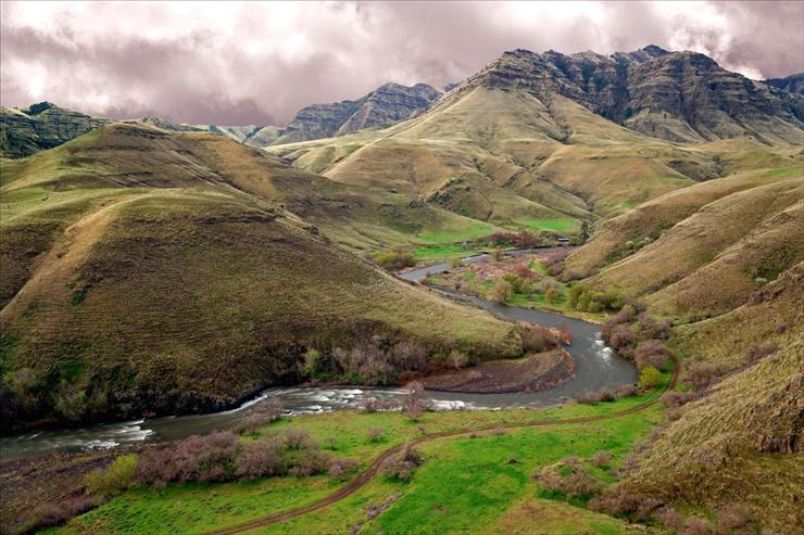 Tapety - Imnaha River Valley, Oregon.jpg