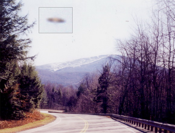 TAJEMNICE UFO - December 2003  -  Southeast Vermont, USA.jpg