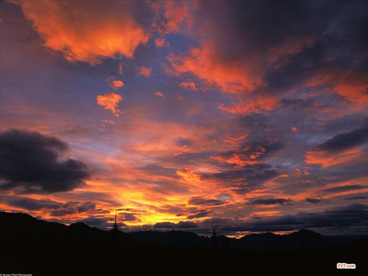 Wschód Słońca - Sunrise Teklanika River Valley, Denali,  Alaska .jpg