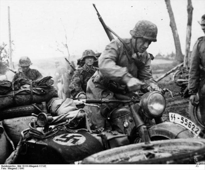 Czarno - Białe - German_WWII_Motorcycles_101III-Wiegand-117-02.jpg