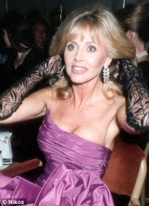 Britt Ekland Dziewczyna Bonda - article-2280232-00CEB05800000190-408_306x423.jpg