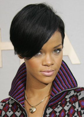 Rihanna - rihanna_bow.jpg