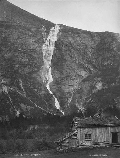 Najwyższe wodospady świata - Mongefossen.jpg