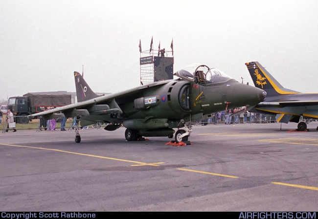 Samoloty lotnictwa wojskowego - 18-sr1997.jpg