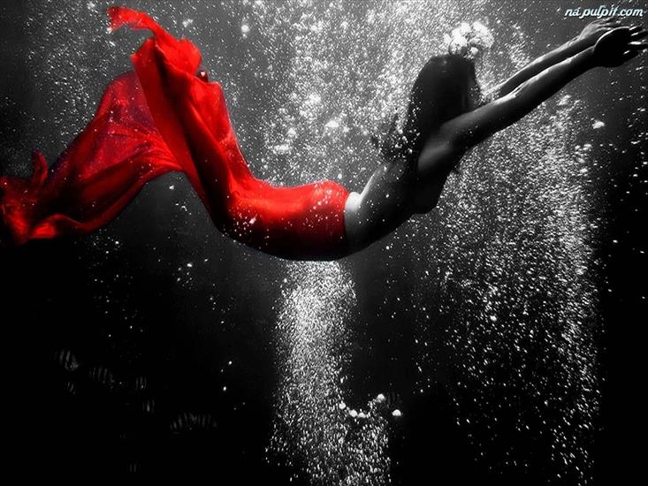 Photo - ocean-kobieta-czerwona-suknia.jpeg