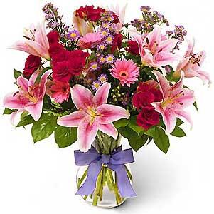 Bukiety kwiatów w wazonach,koszach - 1041811244_de828aaa68_o.jpg