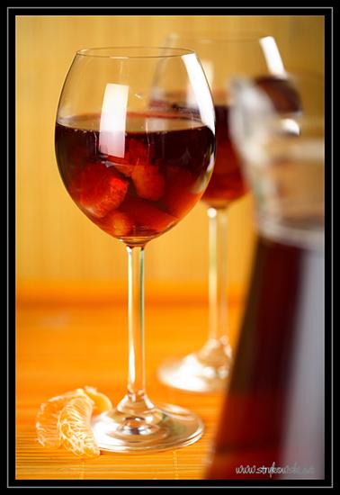 kieliszki wino szampan - Sangria,_czerwone_wino_owoce_zdjecia_3166.jpg