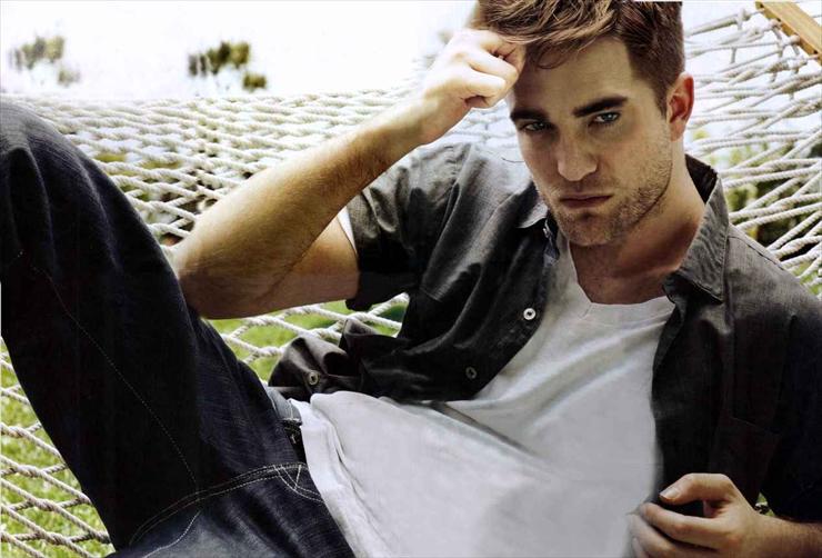 Robert Pattinson Edward Cullen - tvw05.jpg