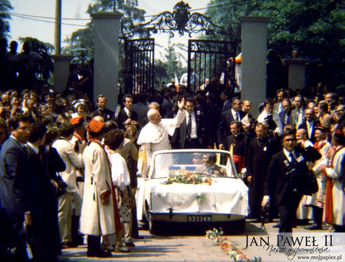Jan Paweł II - 3776.jpg